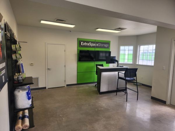 Extra Space Storage - 3297 - Houston - Silverado Drive - 1435 Silverado Drive