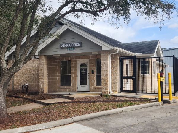 Extra Space Storage - 3297 - Houston - Silverado Drive - 1435 Silverado Drive