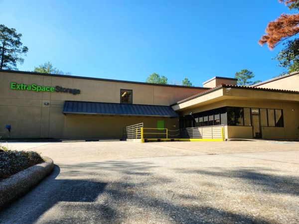 Extra Space Storage - 3300 - The Woodlands - Panther Creek Pines - 4455 Panther Creek Pne