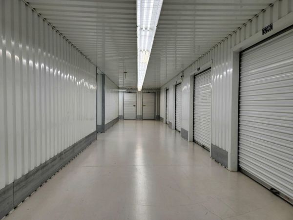 Extra Space Storage - 3300 - The Woodlands - Panther Creek Pines - 4455 Panther Creek Pne