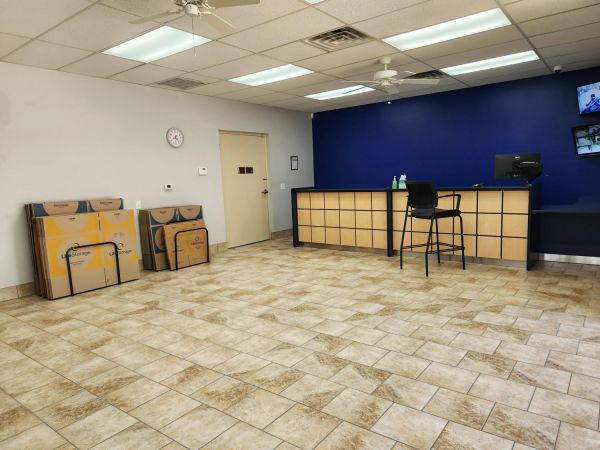 Extra Space Storage - 3301 - The Woodlands - Alden Bend Dr - 7951 Alden Bend Drive