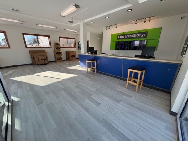 Extra Space Storage - 3319 - Lindenhurst - Grass Lake Road - 20765 West Grass Lake Road