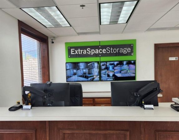 Extra Space Storage - 3344 - St Charles - Main Street - 2625 East Main Street