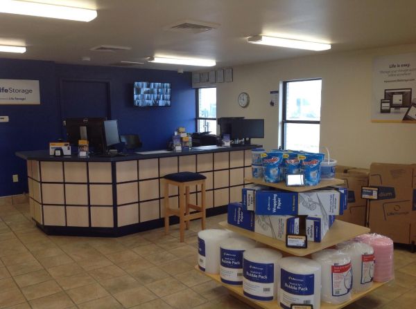 Extra Space Storage - 3365 - Fenton - Highway Drive - 485 North Highway Drive