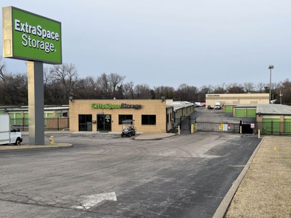 Extra Space Storage - 3366 - Florissant - Dunn Road - 1475 Dunn Road