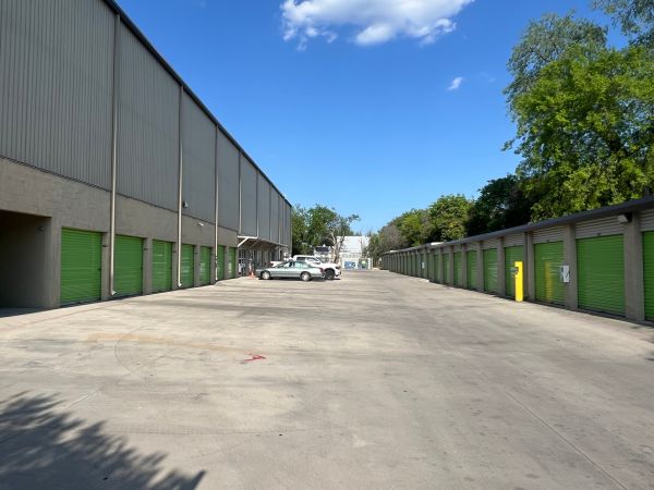 Extra Space Storage - 3374 - San Antonio - Blanco Road - 7340 Blanco Road