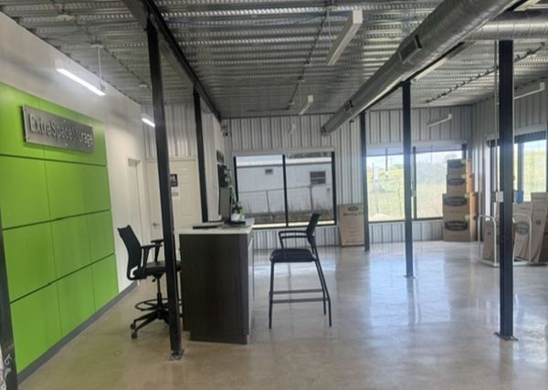 Extra Space Storage - 3375 - Cedar Park - 2440 W Whitestone Blvd - 2440 West Whitestone Boulevard
