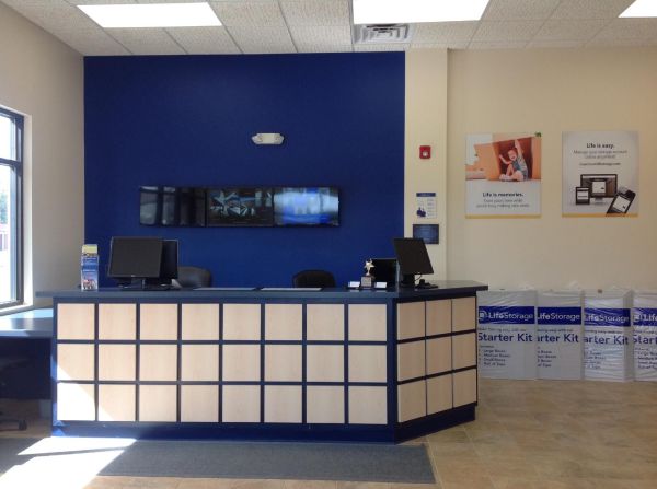 Extra Space Storage - 3396 - Manlius - Fairgrounds Drive - 111 Fairgrounds Drive