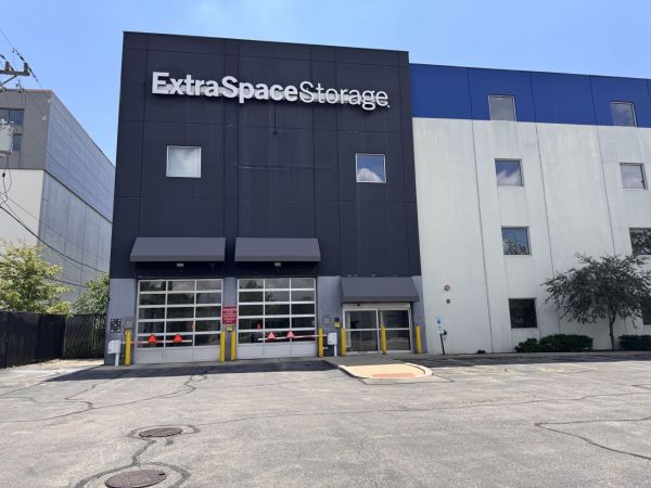 Extra Space Storage - 3445 - Chicago - Addison St - 3323 West Addison Street