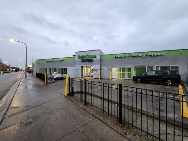Extra Space Storage - 3447 - Chicago - Grand Ave. - 4014 West Grand Avenue