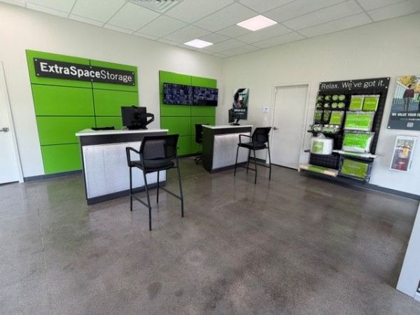 Extra Space Storage - 3448 - Libertyville - Park Ave. - 700 East Park Avenue