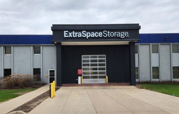 Extra Space Storage - 3452 - Addison - Westgate St - 426 South Westgate Street