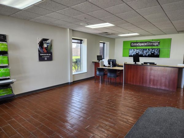 Extra Space Storage - 3452 - Addison - Westgate St - 426 South Westgate Street
