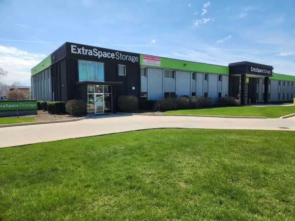 Extra Space Storage - 3452 - Addison - Westgate St - 426 South Westgate Street