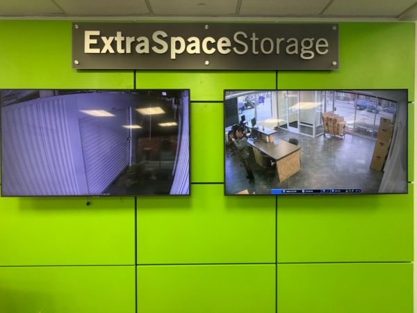 Extra Space Storage - 3453 - Chicago - Diversey Ave - 6603 West Diversey Avenue