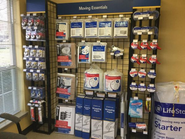 Extra Space Storage - 3467 - Richardson - Buckingham Rd - 500 Buckingham Road