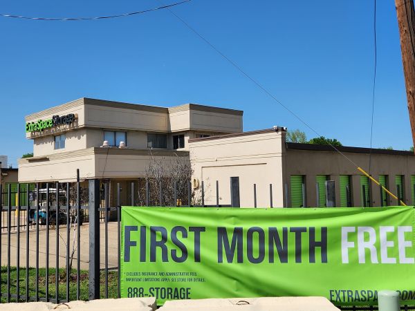 Extra Space Storage - 3573 - Garland - Broadway Blvd - 4114 Broadway Boulevard