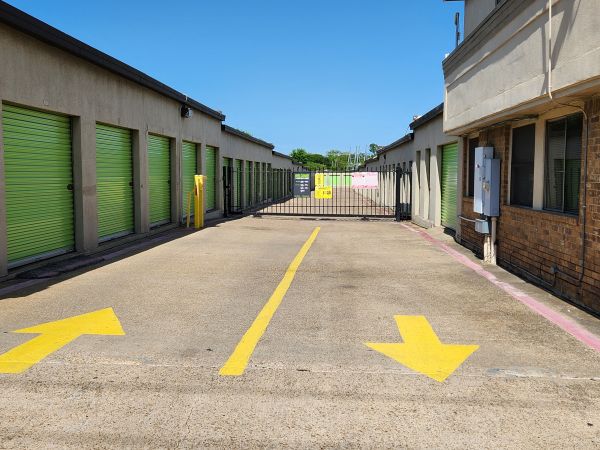 Extra Space Storage - 3573 - Garland - Broadway Blvd - 4114 Broadway Boulevard