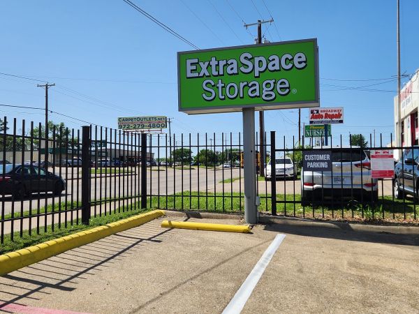 Extra Space Storage - 3573 - Garland - Broadway Blvd - 4114 Broadway Boulevard