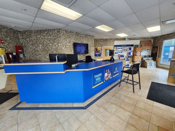 Extra Space Storage - 3592 - Brandon - Bloomingdale Ave - 607 East Bloomingdale Avenue