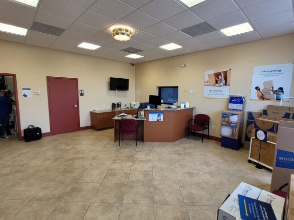 Extra Space Storage - 3602 - Ruskin - College Ave - 2107 East College Avenue