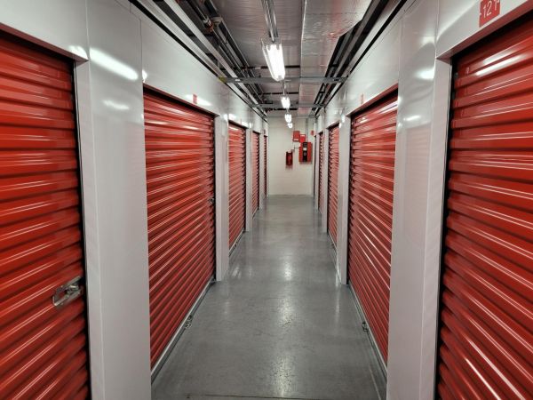 Extra Space Storage - 3602 - Ruskin - College Ave - 2107 East College Avenue