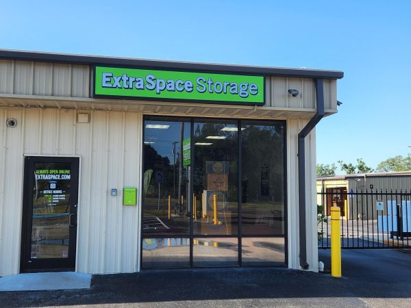 Extra Space Storage - 3602 - Ruskin - College Ave - 2107 East College Avenue