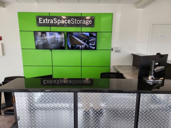 Extra Space Storage - 3639 - Tampa - West Shore Blvd - 5400 South West Shore Boulevard