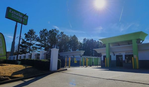 Extra Space Storage - 3640 - Cumming - Hutchinson Rd - 3585 Hutchinson Road