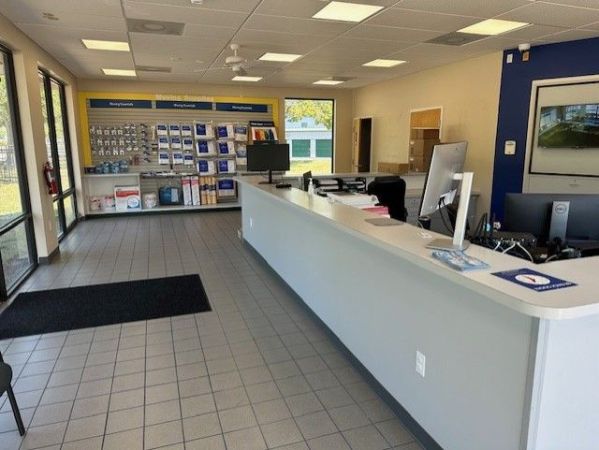 Extra Space Storage - 3674 - Largo - Belcher Rd - 10501 South Belcher Road