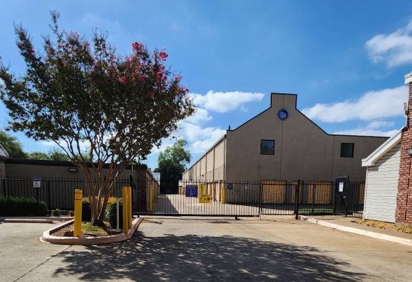 Extra Space Storage - 3767 - Dallas - Milton St - 5720 Milton Street