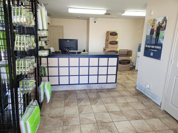 Extra Space Storage - 3785 - Arlington - Lamar Blvd - 1620 East Lamar Boulevard