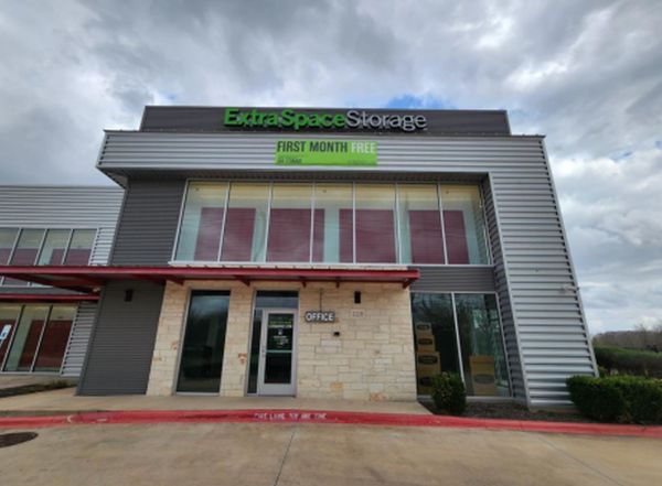 Extra Space Storage - 3831 - Pflugerville - Howard Ln - 2220 East Howard Lane