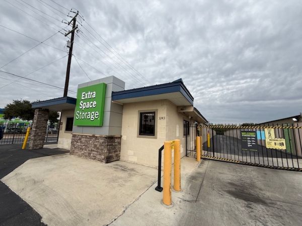 Extra Space Storage - 3839 - San Antonio - Military Dr - 3343 Southwest Military Drive