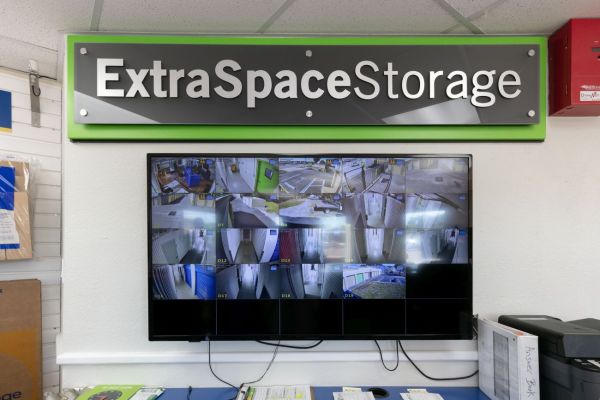 Extra Space Storage - 3851 - Sarasota - Bee Ridge Rd - 4029 Bee Ridge Road