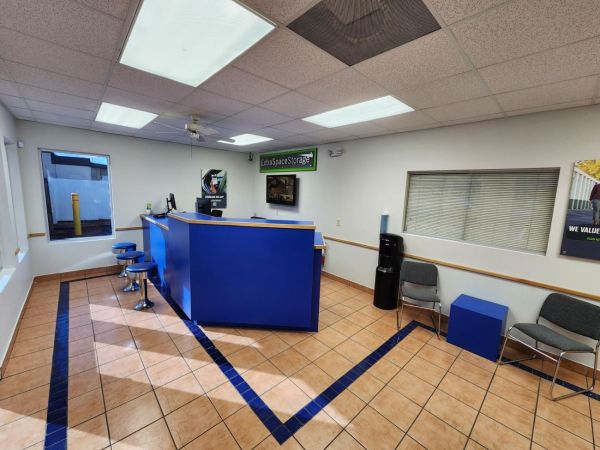 Extra Space Storage - 3853 - St Petersburg - 94th Ave N - 1159 94th Avenue North