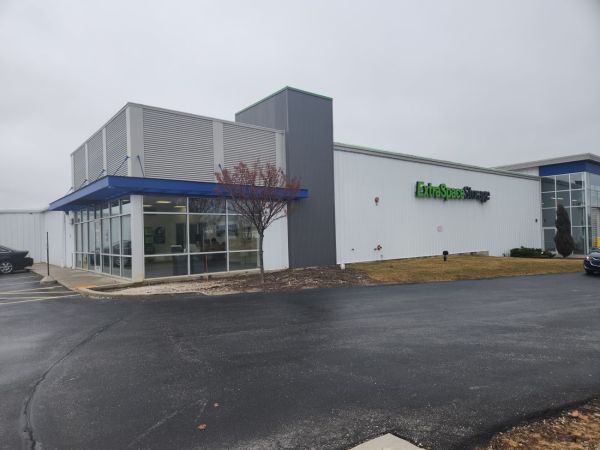 Extra Space Storage - 3859 - Milwaukee - 76th St - 7440 North 76th Street