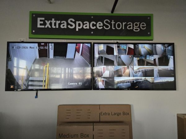 Extra Space Storage - 3862 - West Allis - Curtis Rd - 232 South Curtis Road