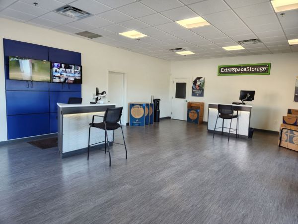 Extra Space Storage - 3869 - Tampa - 12151 Hillsborough Ave - 12151 West Hillsborough Avenue