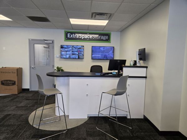 Extra Space Storage - 3879 - Tewksbury - Woburn St - 395 Woburn Street