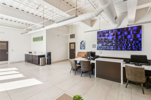 Extra Space Storage - 3908 - Scottsdale - Paradise Ln - 7550 East Paradise Lane
