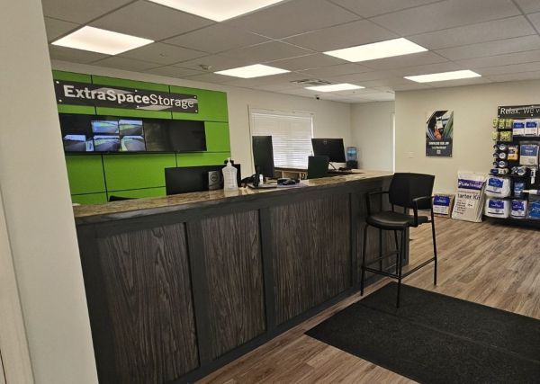 Extra Space Storage - 4033 - Merrimack - Benning Ct - 4 Benning Court