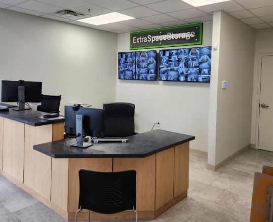 Extra Space Storage - 4042 - St Louis - Linpage Pl - 11100 Linpage Place