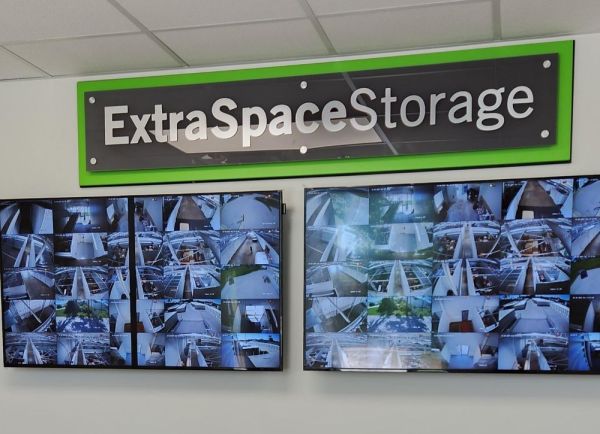 Extra Space Storage - 4042 - St Louis - Linpage Pl - 11100 Linpage Place