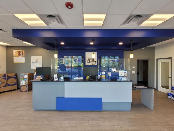 Extra Space Storage - 4045 - Bradenton - 3708 Manatee Ave W - 3708 Manatee Avenue West