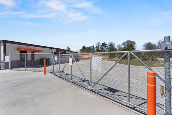 Storage Sense - Hohenwald - E Main - Self Service - 637 East Main Street