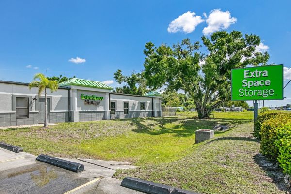 Extra Space Storage - 1951 - Cape Coral - Pine Island Rd - 337 Northeast Pine Island Road