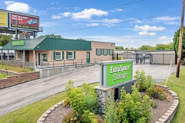 Extra Space Storage - 2013 - Milwaukee - Good Hope Rd - 5115 Good Hope Road