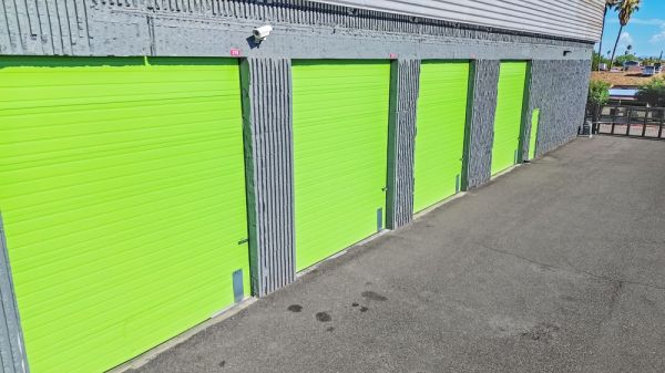 Extra Space Storage - 2059 - Phoenix - W. Greenway Rd - 3401 West Greenway Road