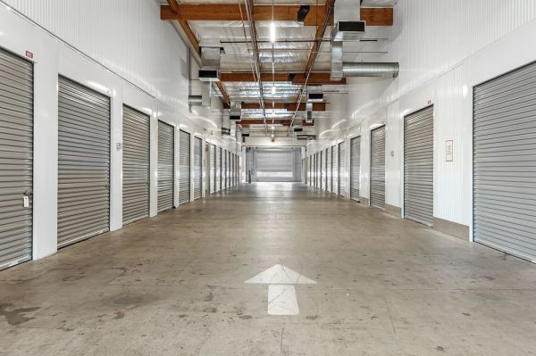 Extra Space Storage - 2059 - Phoenix - W. Greenway Rd - 3401 West Greenway Road